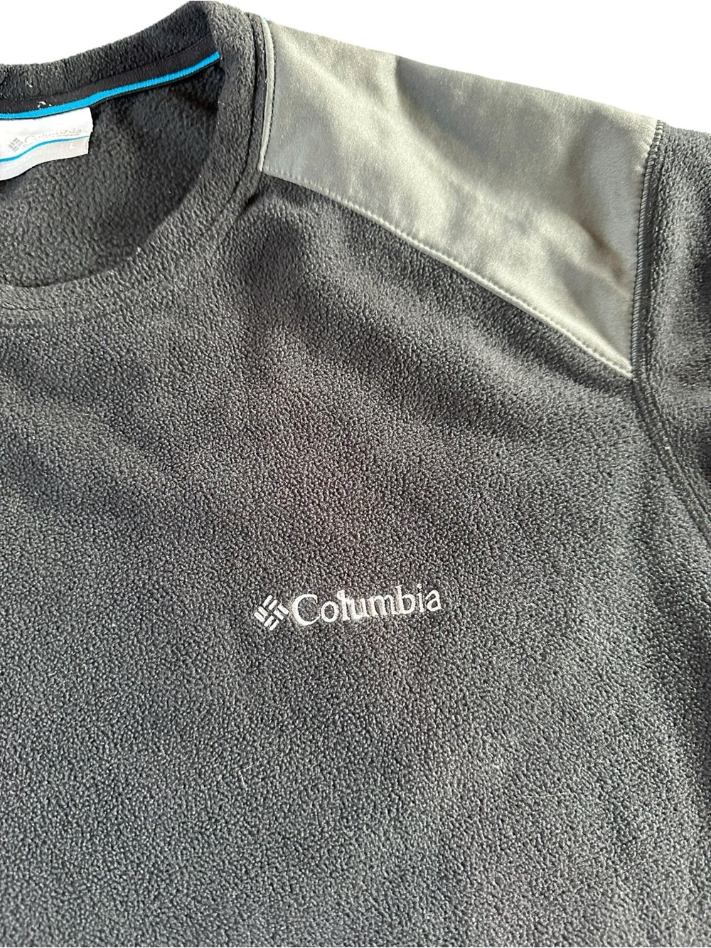 Columbia Men’s Black Fleece Crewneck with Gray Shoulder & Side Panels Large - Picture 4 of 11